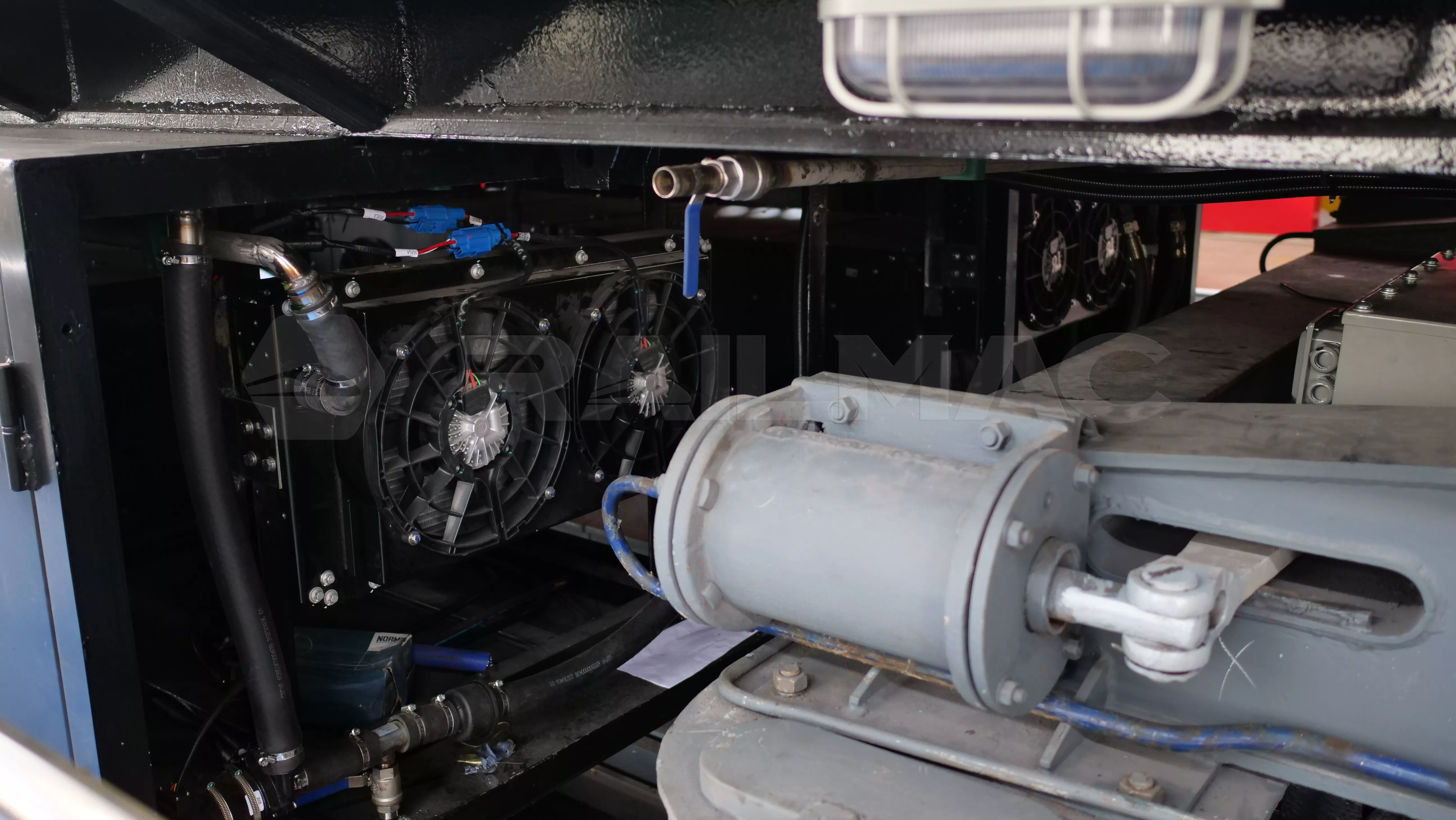 HCD-5000-New-Energy-Locomotive-3